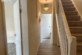 3 bedroom, Semi-detached house for sale