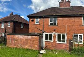 3 bedroom, Semi-detached house for sale