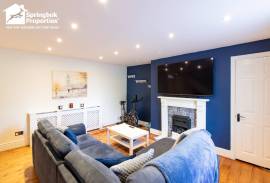 3 bedroom, End of terrace house for sale