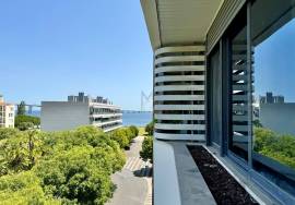 2-beds apartment with river view