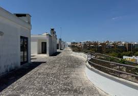 2-beds apartment with river view