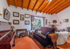 Detached, modernised 3 bedroom quinta in country location with 2500m2 plot North of Tavira. Detached, modernised 3 bedroom quinta in country location with 2500m2 plot North of Tavira.