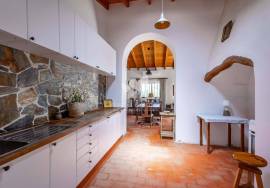 Detached, modernised 3 bedroom quinta in country location with 2500m2 plot North of Tavira. Detached, modernised 3 bedroom quinta in country location with 2500m2 plot North of Tavira.