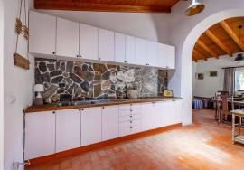 Detached, modernised 3 bedroom quinta in country location with 2500m2 plot North of Tavira. Detached, modernised 3 bedroom quinta in country location with 2500m2 plot North of Tavira.