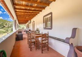 Detached, modernised 3 bedroom quinta in country location with 2500m2 plot North of Tavira. Detached, modernised 3 bedroom quinta in country location with 2500m2 plot North of Tavira.