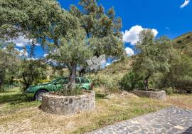 Detached, modernised 3 bedroom quinta in country location with 2500m2 plot North of Tavira. Detached, modernised 3 bedroom quinta in country location with 2500m2 plot North of Tavira.
