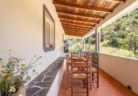 Detached, modernised 3 bedroom quinta in country location with 2500m2 plot North of Tavira. Detached, modernised 3 bedroom quinta in country location with 2500m2 plot North of Tavira.