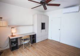 Villa 28, Lambert Beach