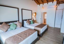 Villa 28, Lambert Beach