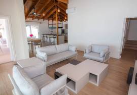 Villa 28, Lambert Beach