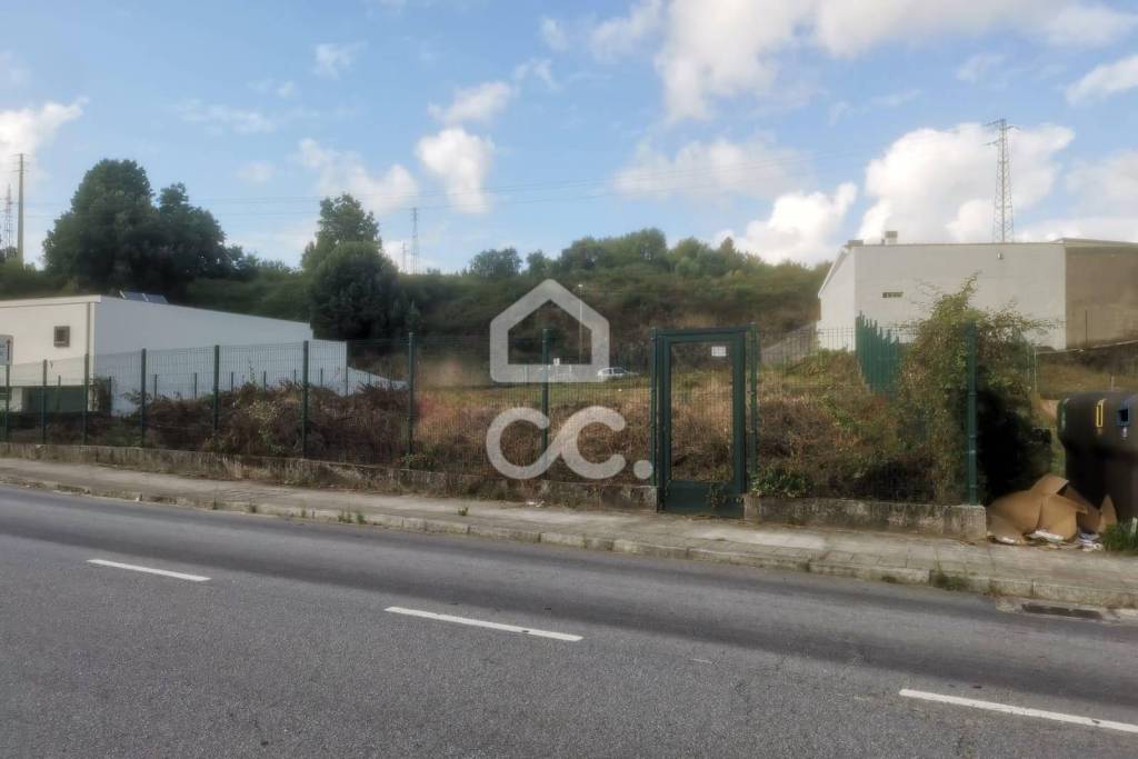 Land for Construction at Height with PIP Approved in Valongo