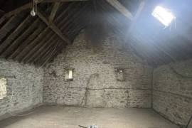 Detached Country House with Outbuilding Detached Country House with Outbuilding