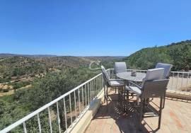 Beautiful 3+1bedroom villa with breath-taking views near São Brás de Alportel
