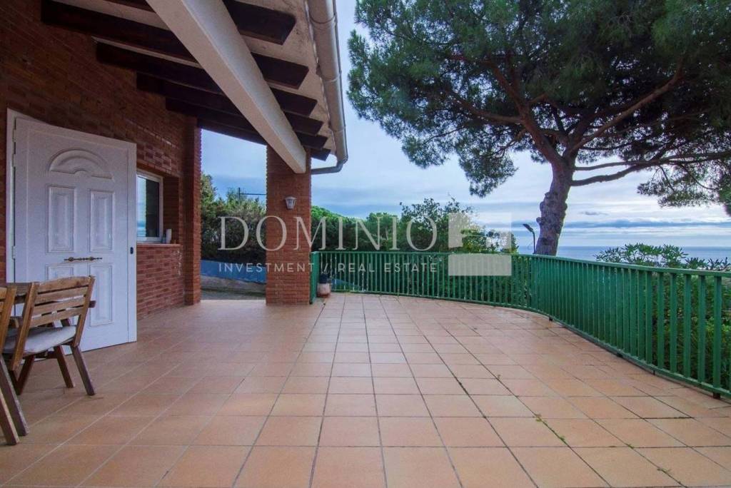 Residential complex in Sant Andreu de Llavaneres of 5.800 m2 with 1.200 m2 built