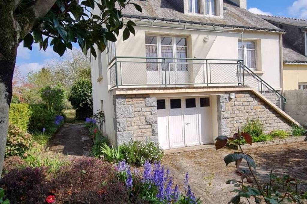 Houses for sale - 5 rooms - 75 m2 - PLOERMEL - (56800)