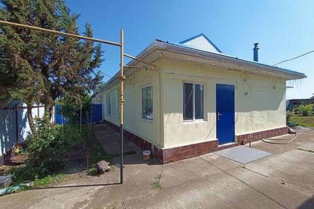 Квартира 47,5 м², з/у 15 соток