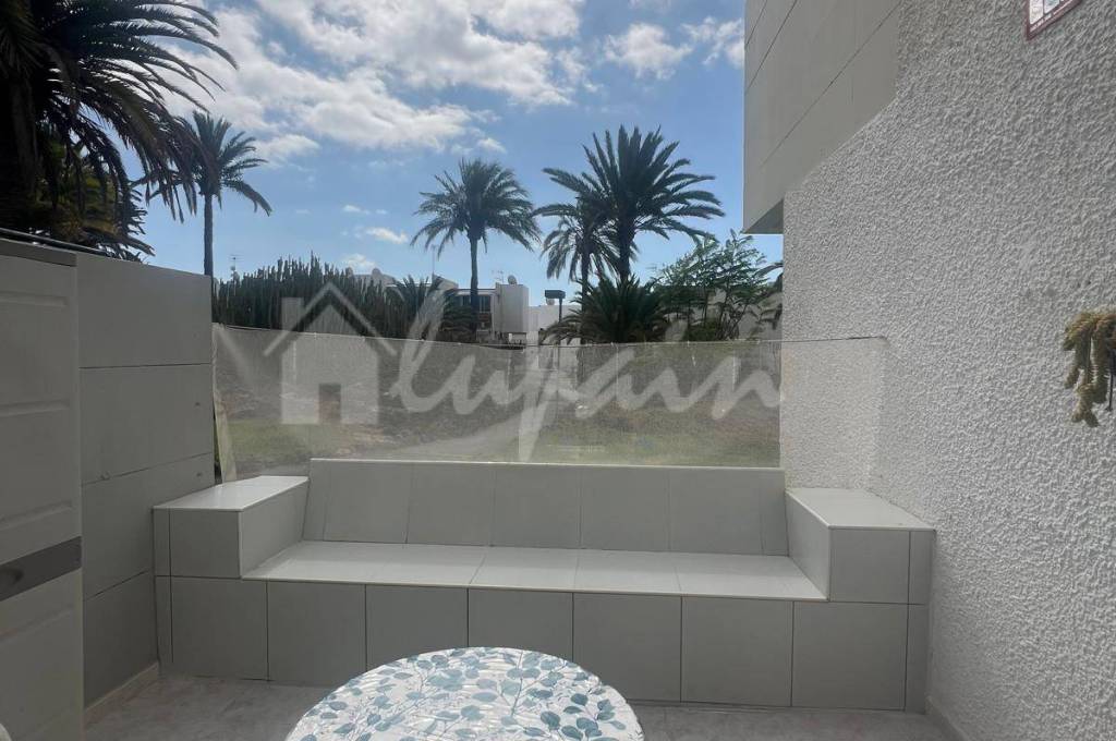 1 Bedroom Apartment in Primavera Complex For Sale In Costa Del Silencio LP13204