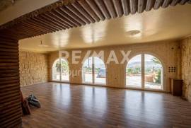 Maisonette 295 sq.m for sale