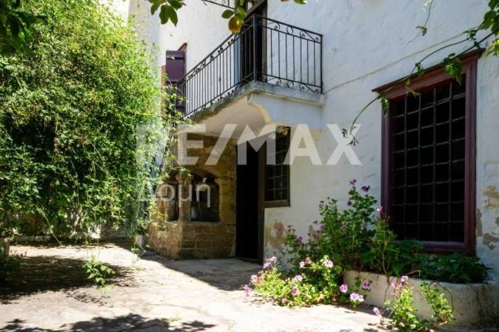 House 242 sq.m for sale