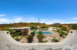 Single storey villa with 3 bedrooms and swimming pool in Silveira - São Marcos da Serra