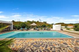 Single storey villa with 3 bedrooms and swimming pool in Silveira - São Marcos da Serra