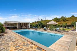 Single storey villa with 3 bedrooms and swimming pool in Silveira - São Marcos da Serra