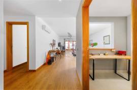 2 Bedroom Apartment in Condominium with Pool and Box Garage - Riverside Zone in Portimão