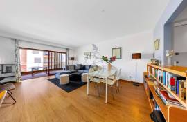 2 Bedroom Apartment in Condominium with Pool and Box Garage - Riverside Zone in Portimão