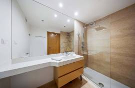 2 Bedroom Apartment in Condominium with Pool and Box Garage - Riverside Zone in Portimão