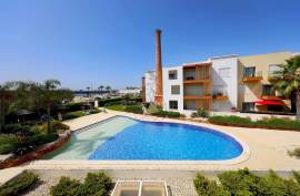 2 Bedroom Apartment in Condominium with Pool and Box Garage - Riverside Zone in Portimão