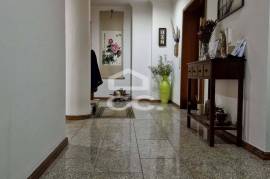 Single storey villa with swimming pool and surrounding land on the outskirts of the city with 298 m2