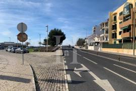 Loja com 250m2 e Vista Mar em São Pedro do Estoril