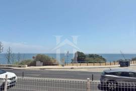 Loja com 250m2 e Vista Mar em São Pedro do Estoril