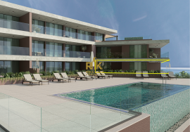 2 bedroom apartment with pool view