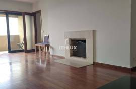 4 bedroom apartment in the privileged area of São Vitor, close to the highway park