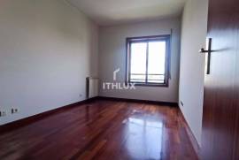4 bedroom apartment in the privileged area of São Vitor, close to the highway park