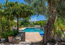 3 bedroom multi-level villa with pool, garage & c. 3.8 acres of land. Near Santa Catarina. 3 bedroom multi-level villa with pool, garage & c. 3.8 acres of land. Near Santa Catarina.