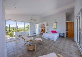 3 bedroom multi-level villa with pool, garage & c. 3.8 acres of land. Near Santa Catarina. 3 bedroom multi-level villa with pool, garage & c. 3.8 acres of land. Near Santa Catarina.