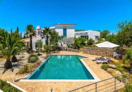 3 bedroom multi-level villa with pool, garage & c. 3.8 acres of land. Near Santa Catarina. 3 bedroom multi-level villa with pool, garage & c. 3.8 acres of land. Near Santa Catarina.