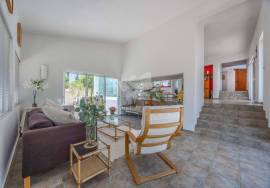 3 bedroom multi-level villa with pool, garage & c. 3.8 acres of land. Near Santa Catarina. 3 bedroom multi-level villa with pool, garage & c. 3.8 acres of land. Near Santa Catarina.