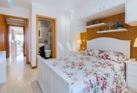 Modern 2 Bedroom Apartment in Vilamoura with Pool and Jacuzzi, Vilamoura