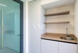 2 bedroom villa with private pool in central area, Vilamoura