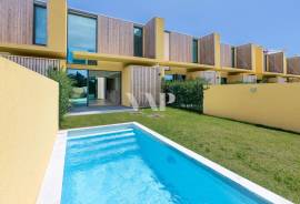 2 bedroom villa with private pool in central area, Vilamoura