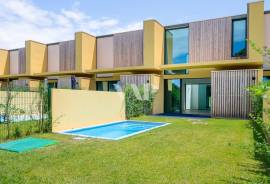 2 bedroom villa with private pool in central area, Vilamoura