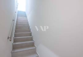 2 bedroom villa with private pool in central area, Vilamoura