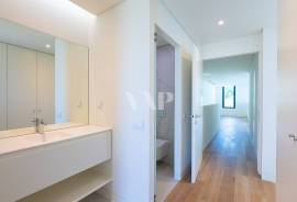 2 bedroom villa with private pool in central area, Vilamoura