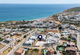 Contemporary 3-Bedroom Villa with Sea View – Porto de Mós, Lagos