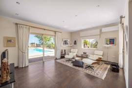 Elegant Countryside Villa with Panoramic Views in the Algarve