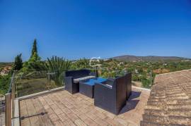 Elegant Countryside Villa with Panoramic Views in the Algarve