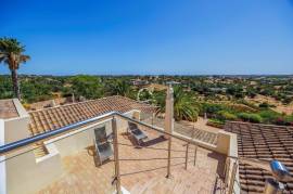 Elegant Countryside Villa with Panoramic Views in the Algarve